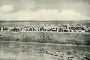Guardando os bancos do canal de Suez, 1919. de Unbekannt