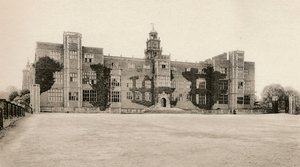 Casa Hatfield - Frente Norte, século c16th, 1904 de Unbekannt