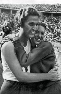 Helen Stephens e Alice Arden, atletas americanas, Jogos Olímpicos de Berlim, 1936 de Unbekannt