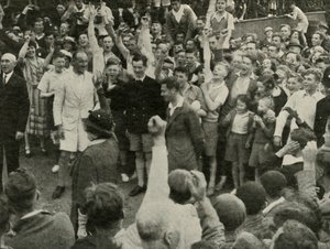 Sua Majestade no His Boys Camp em Southwold, 1937. de Unbekannt