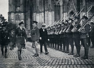 Inspeção de tropas no sopé da Catedral de Colônia, 1919, 1945 de Unbekannt
