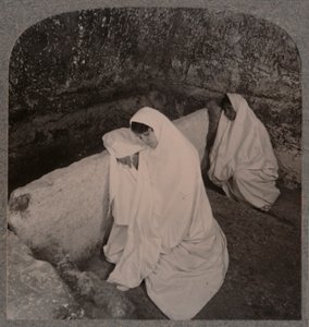 Interior do túmulo de Cristo, c1900 de Unbekannt