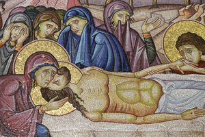 Jesus deitado sobre o novo túmulo de José de Arimatéia, Detalhe da arte do mosaico que retrata o enterro de Jesus Cristo, Igreja do Santo Sepulcro, Jerusalém, Israel de Unbekannt