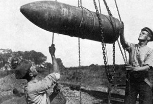 Grande concha a caminho da frente, Primeira Guerra Mundial, 1914-1916, c1920 de Unbekannt