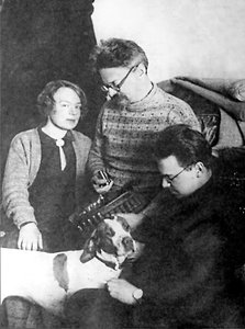 Leon Trotsky e sua família, Alma Ata, URSS, 1928 de Unbekannt