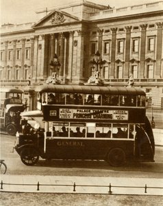 Ônibus novo para qualquer tempo de Londres, 1927, 1935. de Unbekannt