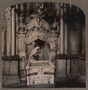 Olhando da Capela do Anjo, para a Santa Sepulcro, Jerusalém, c1900 de Unbekannt