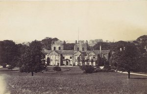 Casa senhorial com duas torres vista do terreno, década de 1860. de Unbekannt