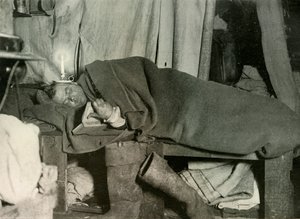 Marston em sua cama, c1908, 1909. de Unbekannt