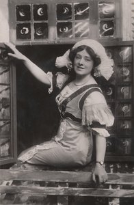 Isabel Jay, 1879-1927, como Christine em Dear Little Denmark., C1909. de Unbekannt