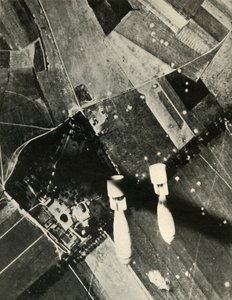 Mais bombas britânicas em um aeródromo inimigo, 1939-1940, 1941. de Unbekannt