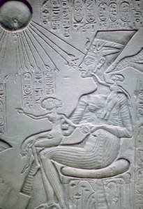 Nefertiti e duas de suas filhas de Unbekannt