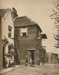 Casas antigas em Highgate, de cujas entradas os moradores assistiram à passagem dos treinadores., C1935. de Unbekannt