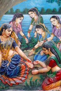 Um dia, quando Radha estava caminhando para conhecer Krishna, ela pisou na casca grossa de um fruto maduro do tamarindo e ele lhe cortou o pé. Isto fez com que ela demorasse em encontrar Krishna; por isso ela amaldiçoou a árvore de que seus frutos não amad de Unbekannt
