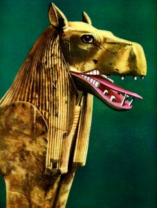 Um dos apoios gêmeos de um sofá cerimonial encontrado na tumba de Tutancâmon, Egito, 1933-1934 de Unbekannt