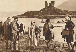 Over the Sea to Skye - desembarque em Skye a partir do iate Golden Hind, 1933 1937 de Unbekannt