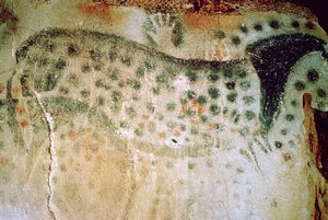 Pintura rupestre paleolítica de um cavalo e mãos humanas da França de Unbekannt