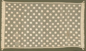 Têxteis peruanos: manto ou pendurado, tanga, turbante, chapéu acolchoado, faixa com borlas, 1200-1460s. de Unbekannt