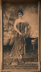 Retrato de uma mulher na embaixada cubana em Bruxelas, Bélgica, 1927. de Unbekannt
