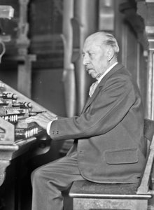 Retrato do organista e compositor Charles-Marie Widor 1844-1937, 1927. de Unbekannt