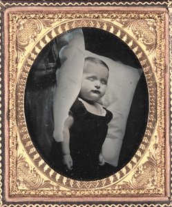 Post-Mortem no travesseiro, vertical, c. 1850 de Unbekannt