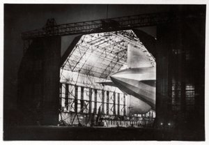 Preparativos para um voo noturno, Zeppelin LZ 127 Graf Zeppelin, 1933 de Unbekannt