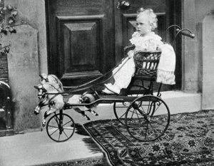 Príncipe Albert Windsor aos um ano de idade, c1896 de Unbekannt