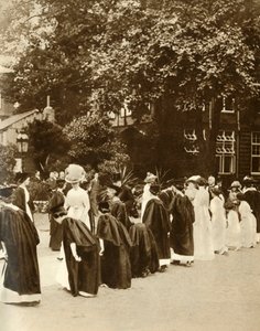 Queen Mary no Bedford College, Londres, 1913, 1935. de Unbekannt