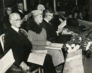 Queen Mary no concerto de Ação de Graças pela vitória, Royal Albert Hall, 1945, 1951. de Unbekannt