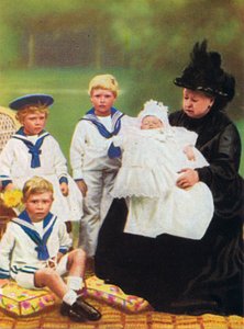 Rainha Victoria 1819-1901, retratada com alguns de seus bisnetos, na Casa Osborne na Ilha de Unbekannt