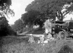 Piquenique na estrada, c1920s-c1930s de Unbekannt