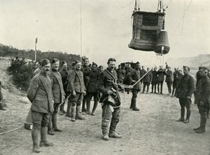 Os balões de papagaio de artilharia real de campo eram os olhos de nossas armas na França, 1919. de Unbekannt