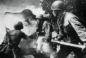 Artilharia russa em ação, Frente Oriental, 1943 de Unbekannt
