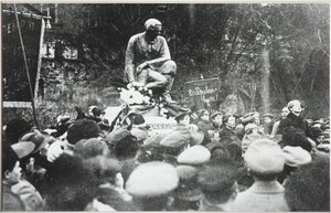 Sergei Yesenin na dedicação ao monumento Koltsov Razin, 1918 de Unbekannt