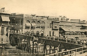 Vista lateral da ponte Whiteley, Basra, c1918-c1939. de Unbekannt