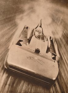Sir Malcolm Campbell em alta velocidade em `Blue Bird`, 1935 de Unbekannt