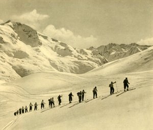 Aula de esqui, Arlberg, Áustria, c1935. de Unbekannt
