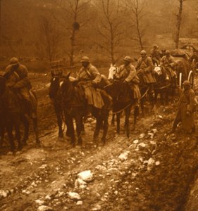 Soldados em movimento, c1914-c1918 de Unbekannt