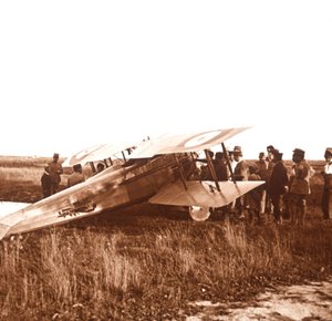 Soldados, cercando, biplano, somme, norte, frança, c1914-c1918 de Unbekannt