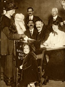 Algumas mulheres podem votar pela primeira vez, Grã-Bretanha, 14 de dezembro de 1918, 1935. de Unbekannt