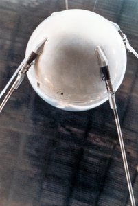 Sputnik 1, satélite russo, 1957 de Unbekannt