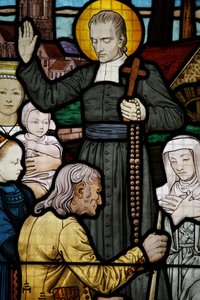 Vidro manchado na igreja de Saint-Honore d