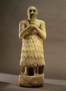 Estatueta do oficial ou mordomo Ebih-Il adorando a deusa Ishtar, de Mari, Eufrates Médio, c.2500 AC (gesso e lápis lazúli) (para detalhes ver 93166) de Unbekannt