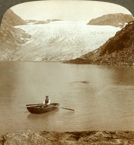Fluxo da geleira de Hardanger do gelo contínuo e lago onde derrete, Noruega, c1905. de Unbekannt