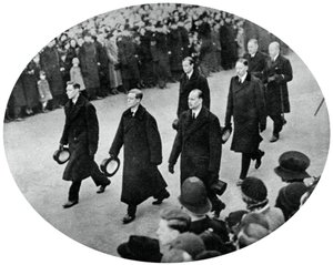 O duque de York e seus irmãos na procissão fúnebre do rei George Vs, 1936, 1937 de Unbekannt