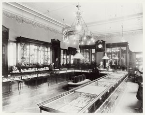 The Faberge Emporium (foto a p/b) de Unbekannt