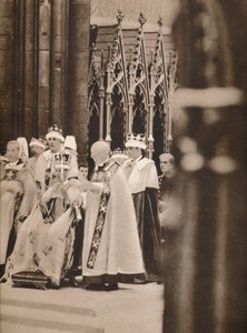 A entronização de Sua Majestade, que é vista coroada e cetro, 1937 de Unbekannt