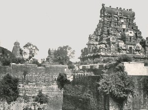O fosso e o forte, Tanjore, Índia, 1895. de Unbekannt