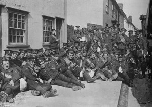 O novo exército em treinamento: um descanso à beira da estrada, 1915 de Unbekannt