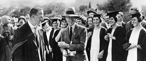 O Príncipe de Gales com estudantes de graduação em Grahamstown, África do Sul, 1925 de Unbekannt